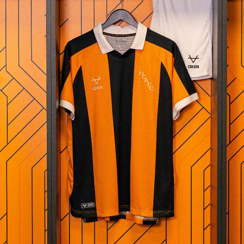 26/27 Hull City Home Kit