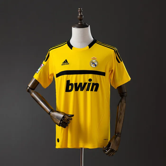 Retro Real Madrid 2011-12 Yellow GK Kit